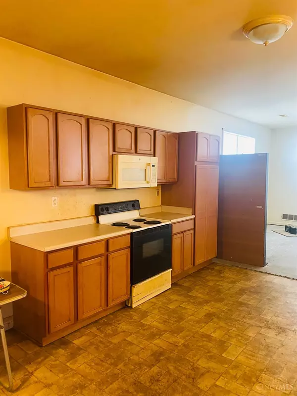 Elmwood Place, OH 45216,6310 Vine St