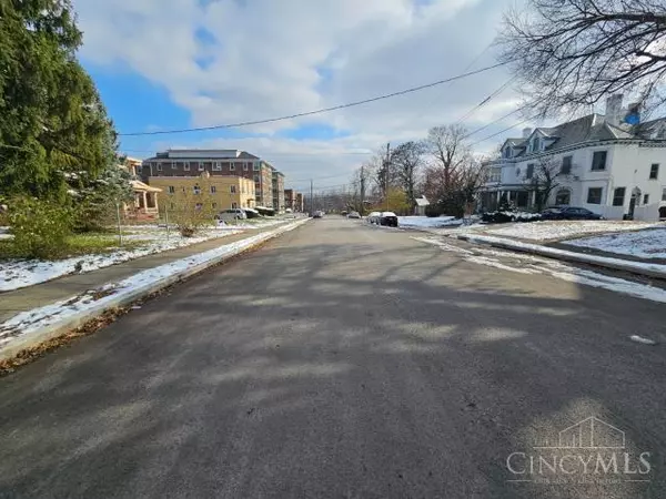 Cincinnati, OH 45229,990 Burton Ave