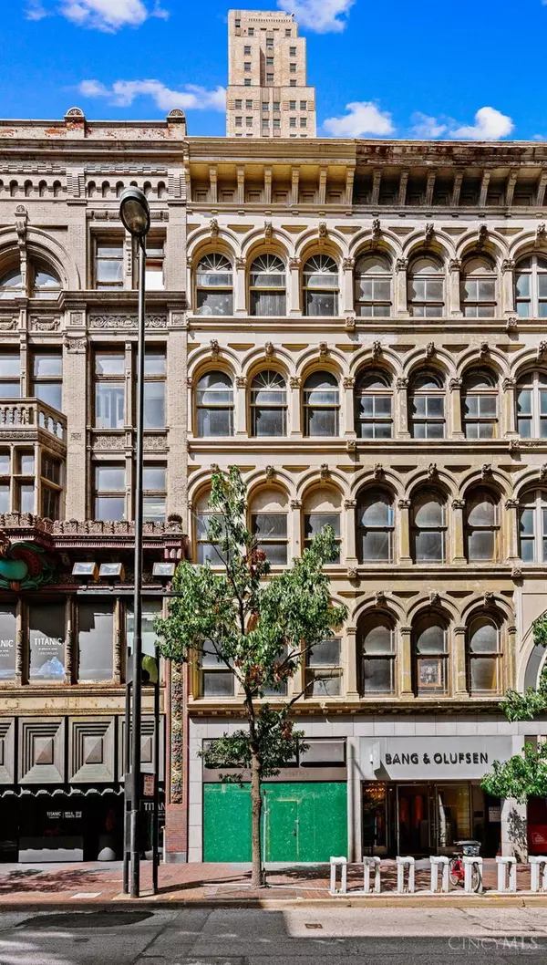 Cincinnati, OH 45202,8 W Fourth St