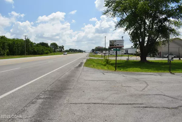 Joplin, MO 64801,4482 E 7th & Parkview