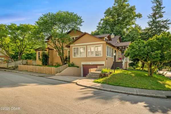 802 Hampton Place, Joplin, MO 64801