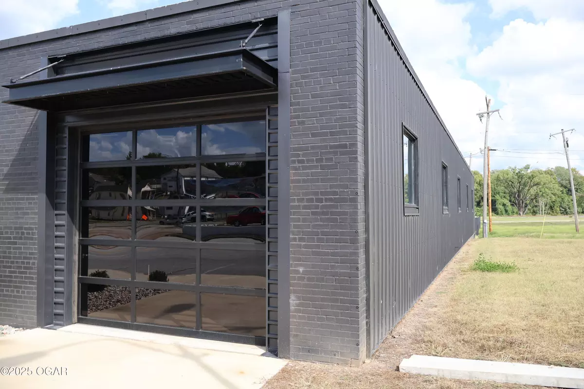 Joplin, MO 64801,231 N Main Street #1