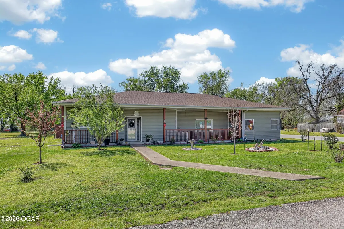 1102 E Sycamore Street, Columbus, KS 66725