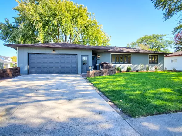 852 Maple CT, Story City, IA 50248