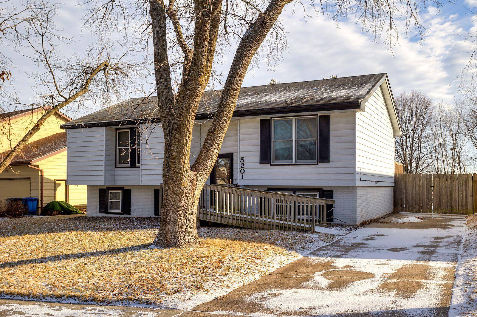 5201 SE 9th ST, Des Moines, IA 50315