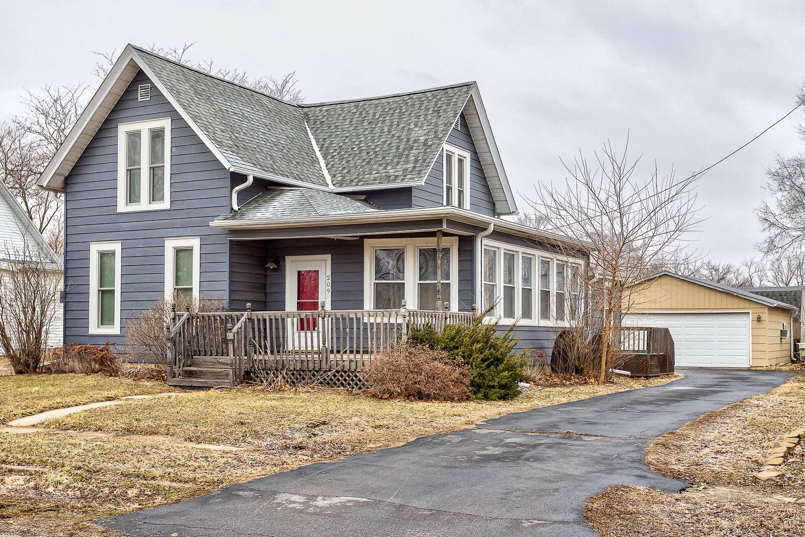 209 1st ST, Cambridge, IA 50046