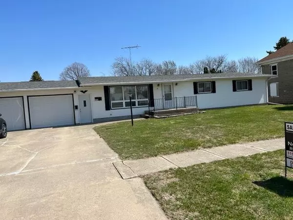 404 Dewey ST, Radcliffe, IA 50230