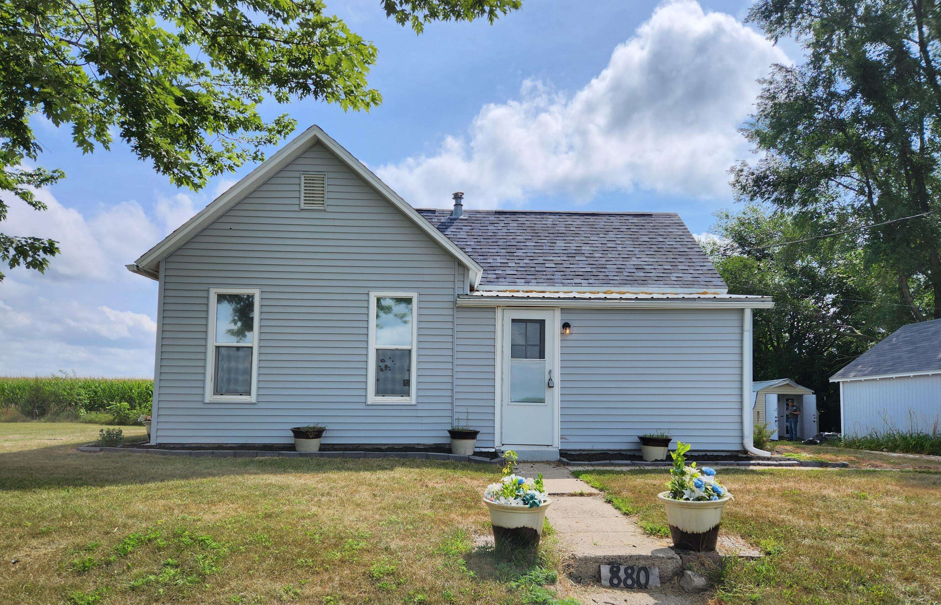 880 Parker ST, Stanhope, IA 50246