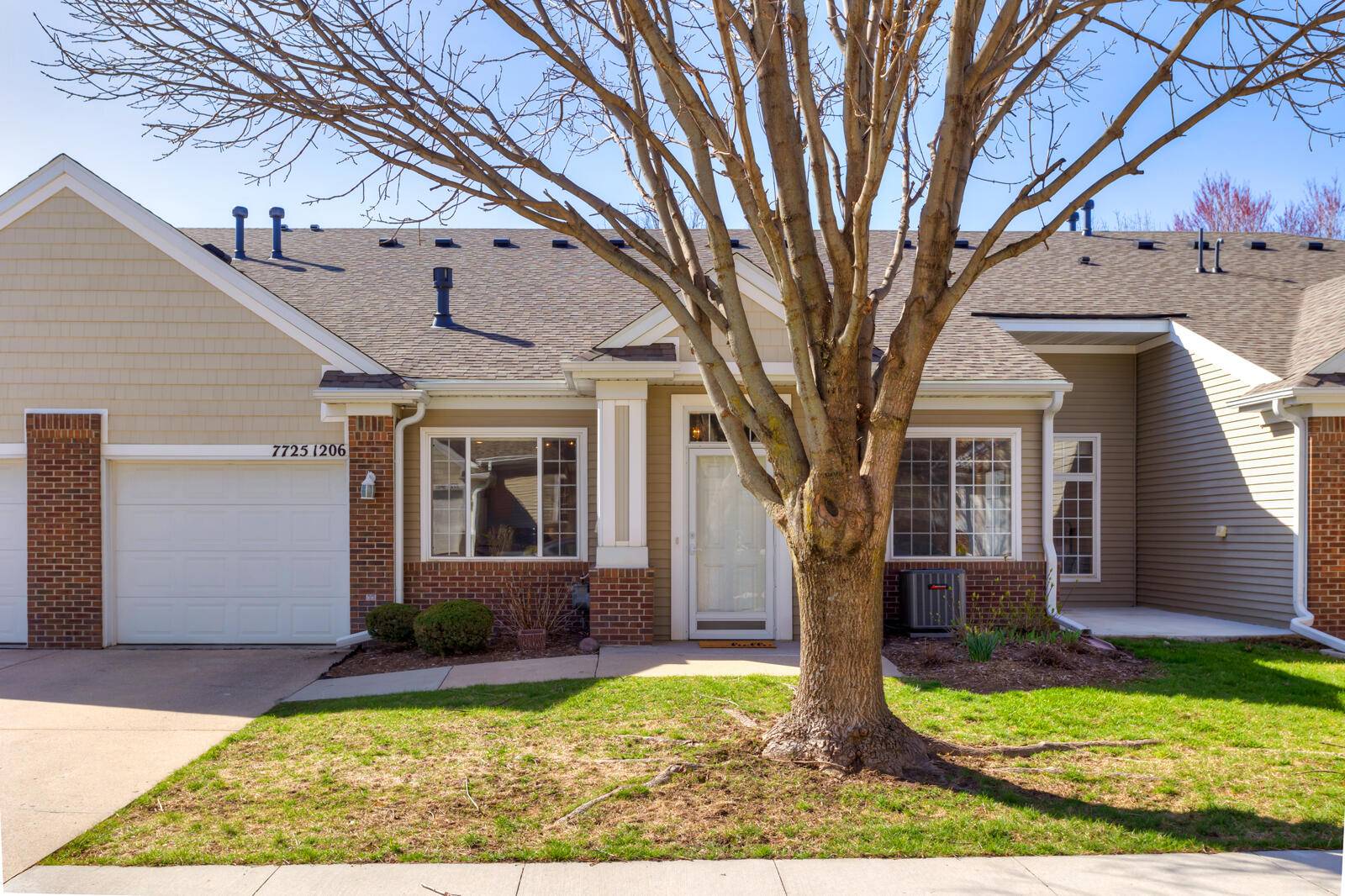 7725 Wistful Vista DR #1206, West Des Moines, IA 50266