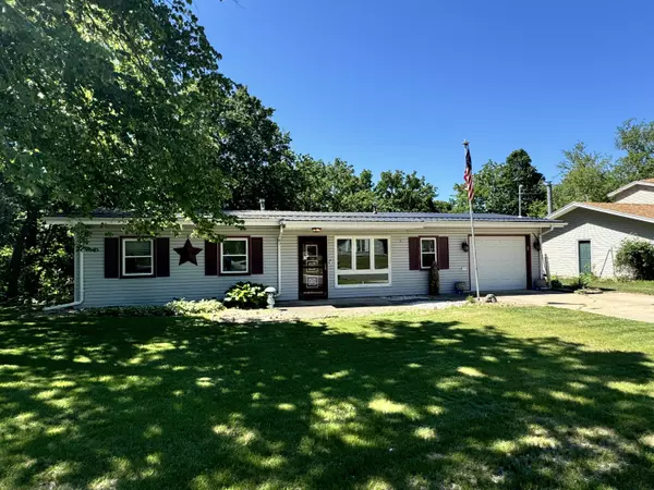 604 Lincoln DR, Webster City, IA 50595