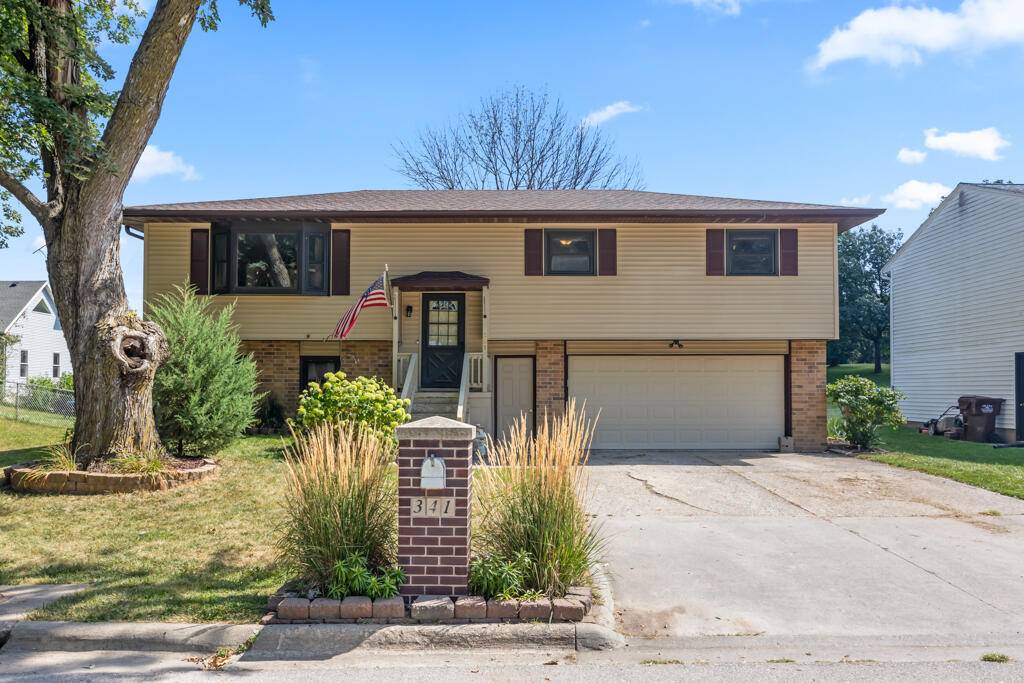 341 Lynne DR, Nevada, IA 50201