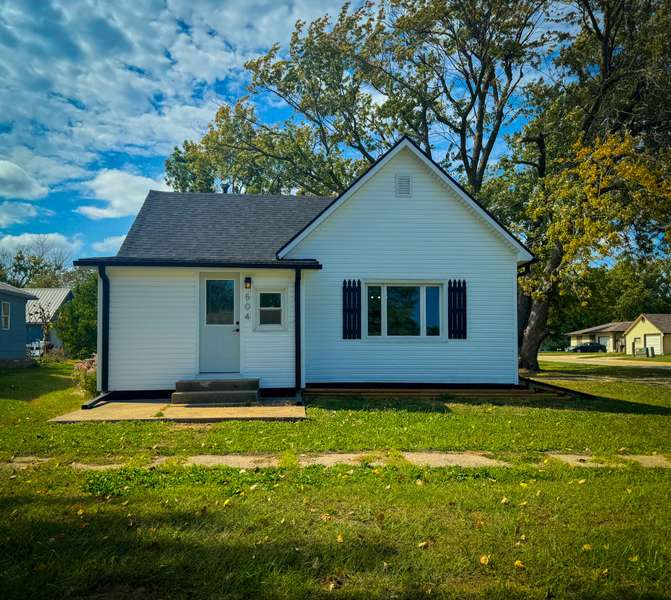 504 S Gaines ST, Stuart, IA 50250