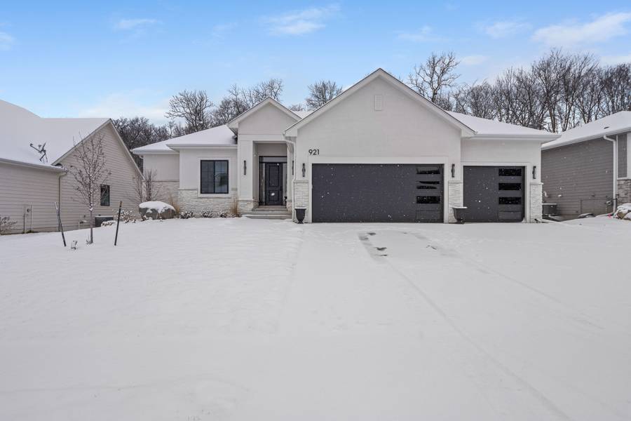 921 Timber Valley DR, Polk City, IA 50226