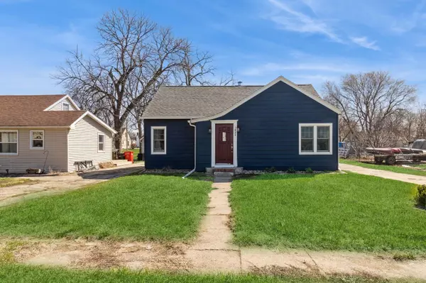 1624 Delphi ST, Ellsworth, IA 50075