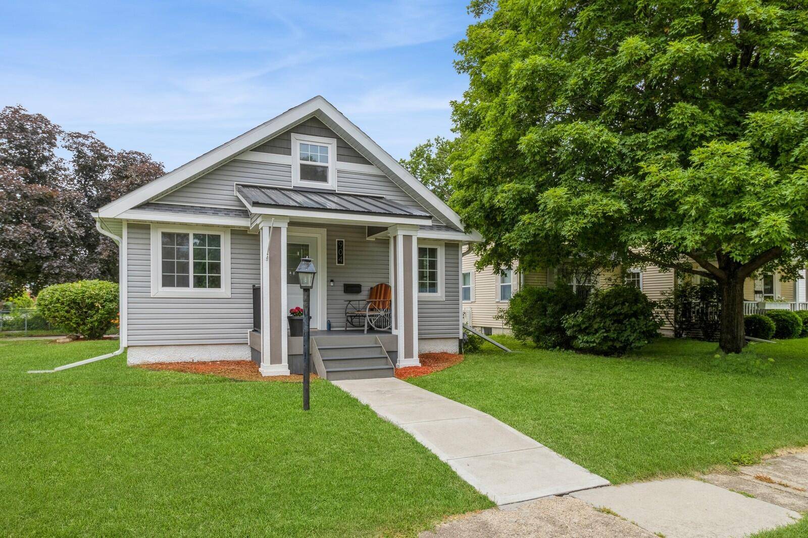 904 11th ST, Nevada, IA 50201