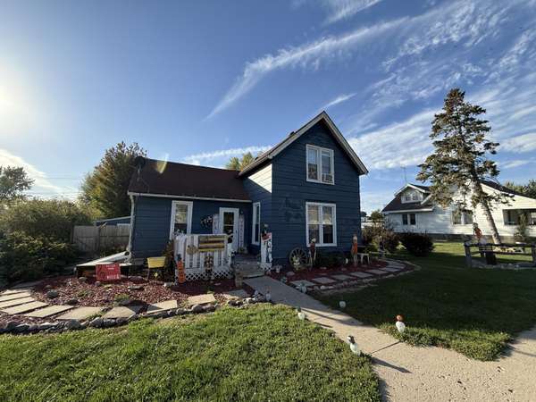 1621 Dayton ST, Ellsworth, IA 50075