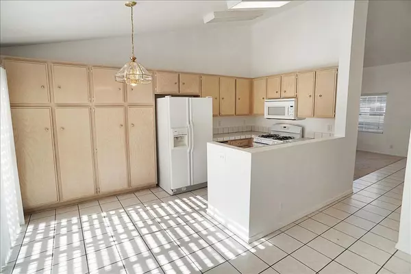 Rosamond, CA 93560,2524 Cold Creek AVE