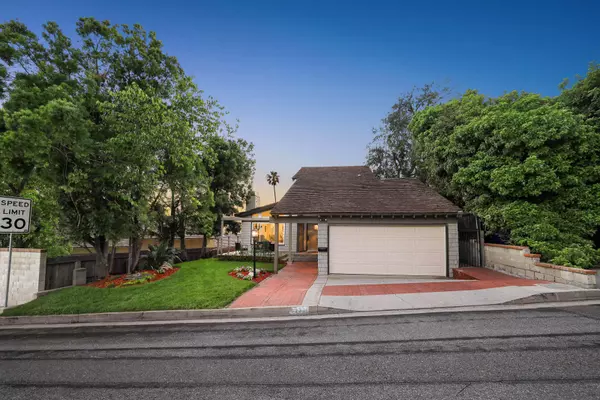 La Crescenta, CA 91214,4939 Glenwood AVE