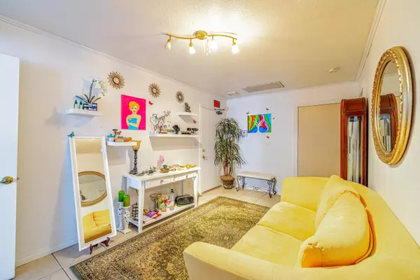 Quartz Hill, CA 93536,4855 Columbia WAY