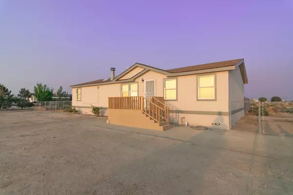 1326 W 100th St. ST, Rosamond, CA 93560