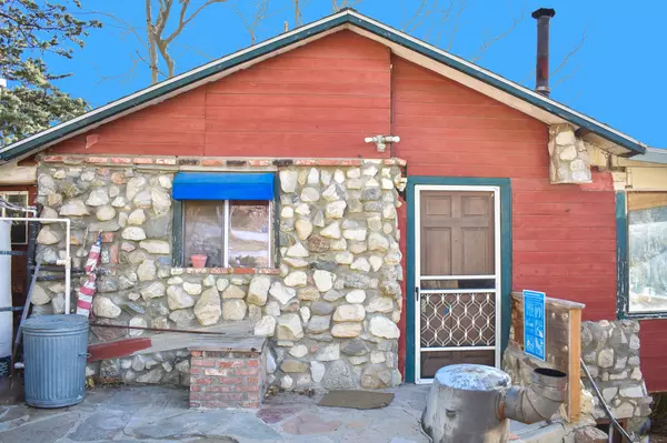 17601 Lone Pine, Lake Hughes, CA 93532