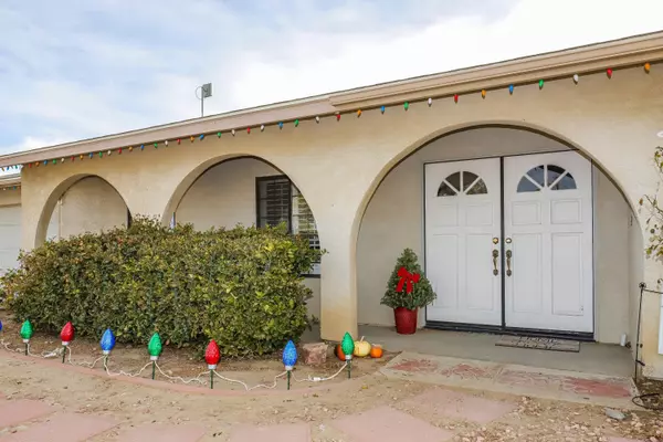 Rosamond, CA 93560,5732 Charan RD