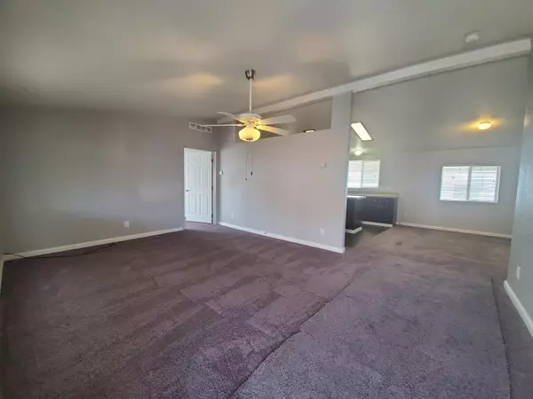 Rosamond, CA 93560,2112 Windflow Drive #67