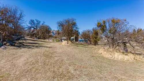 22650 Tree CT, Tehachapi, CA 93561