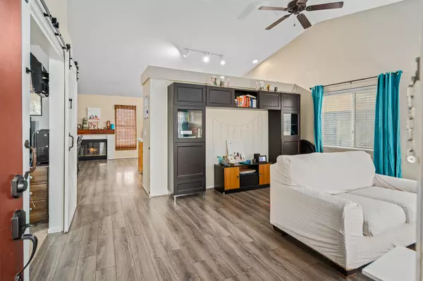 Lancaster, CA 93535,43233 E 32nd ST