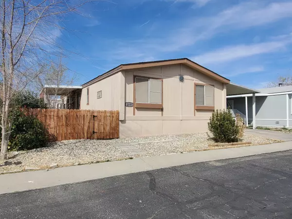 2105 Windharp Drive #33, Rosamond, CA 93560