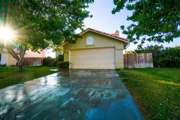 4301 Azure AVE, Palmdale, CA 93552