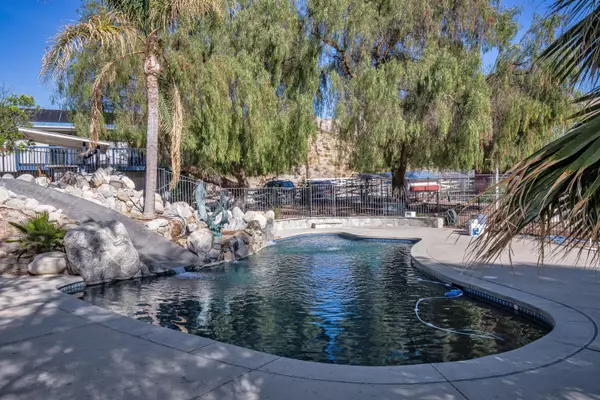 Santa Clarita, CA 91390,29405 Luzon DR