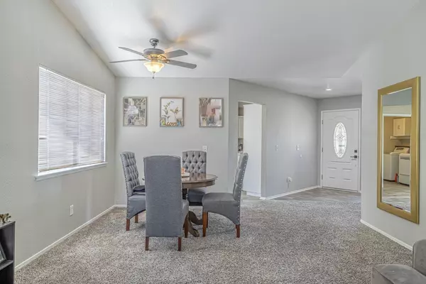 Rosamond, CA 93560,3432 Citrine LN