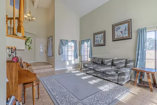 Quartz Hill, CA 93536,42701 Minstrel DR