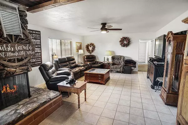 Boron, CA 93516,25801 Hillview WAY