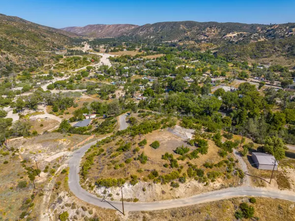 Lake Hughes, CA 93532,18155 Newview DR