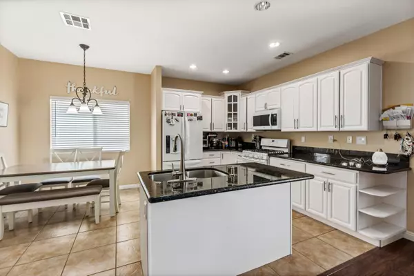 Rosamond, CA 93560,3423 W Roxbury ST