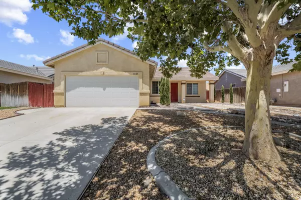 3525 Mount Lassen AVE, Rosamond, CA 93560
