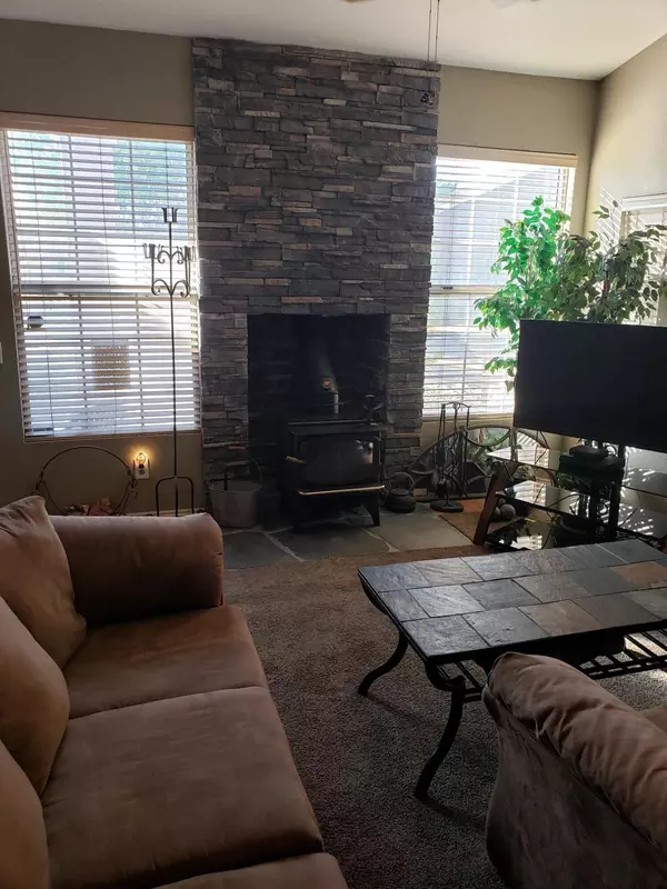 Rosamond, CA 93560,3118 Carnation ST