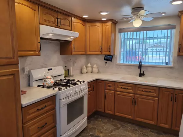 Quartz Hill, CA 93536,5229 W Ave L 8