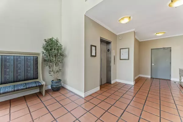 Culver City, CA 90230,4306 Raintree CIR