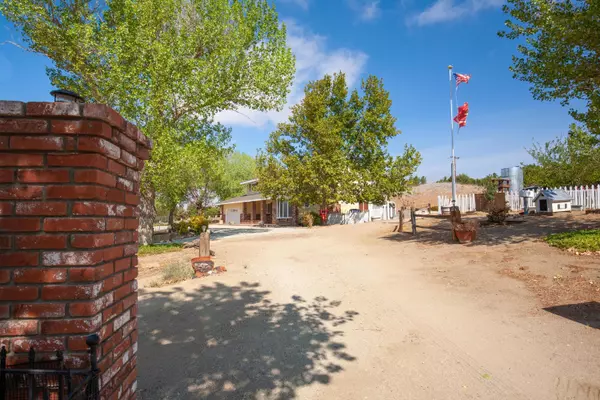 Leona Valley, CA 93551,7203 Elizabeth Lake RD