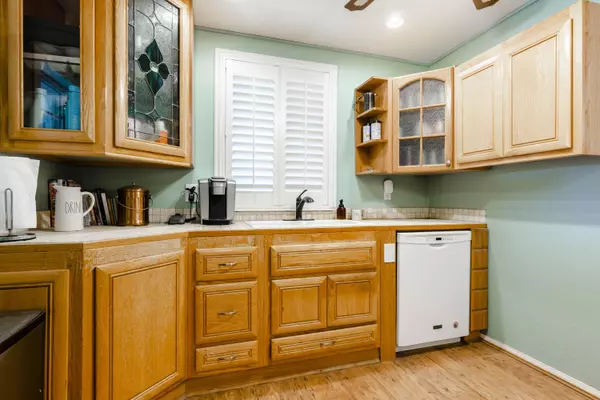 Quartz Hill, CA 93536,43228 W 51st ST