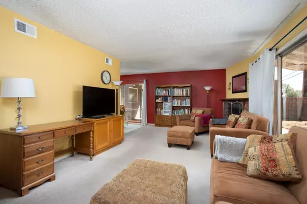 Lancaster, CA 93535,1138 E Avenue J 4