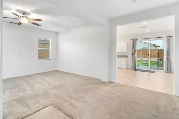 Rosamond, CA 93560,3705 Mount Whitney AVE