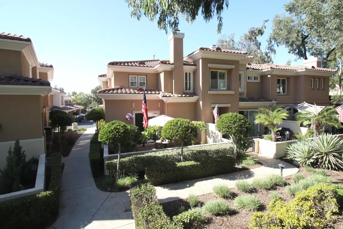 Rancho Santa Margarita, CA 92688,45 Vía Vicini