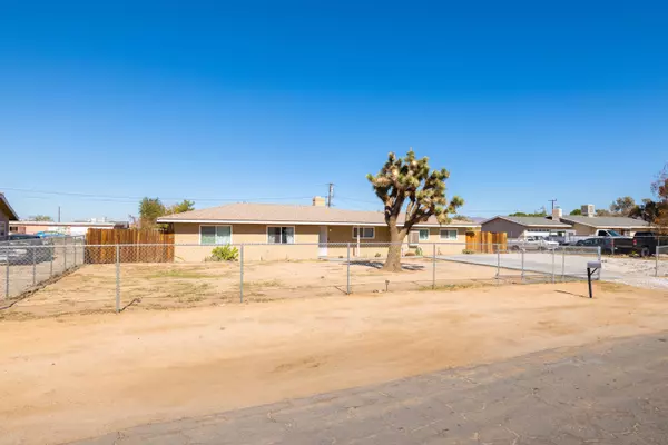 Apple Valley, CA 92308,22144 Kayenta RD