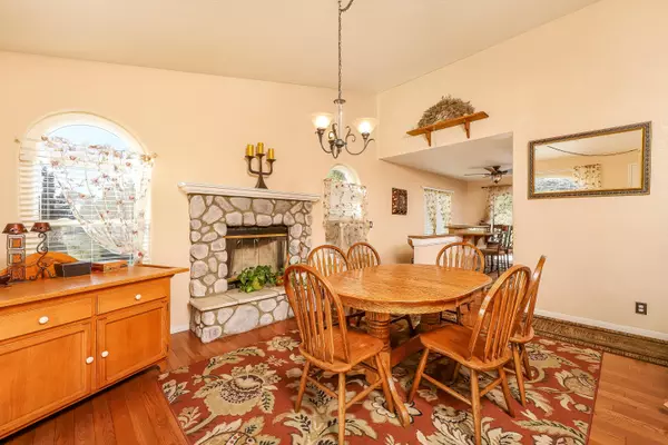 Leona Valley, CA 93551,9263 Elizabeth Lake RD