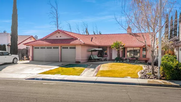 2116 Goldrush AVE, Palmdale, CA 93551