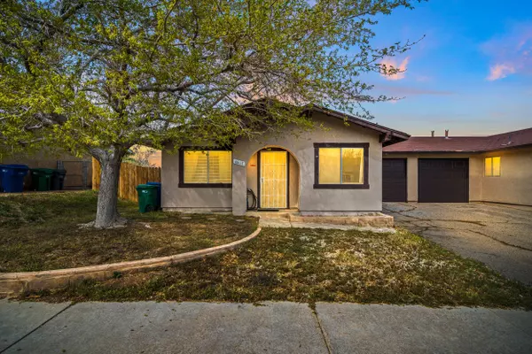 6817 Hemp CT, Quartz Hill, CA 93536